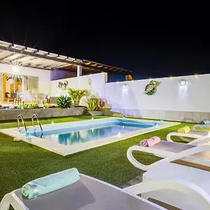 villa-amatista-salinas-golf-beach.in-canary-islands.com/